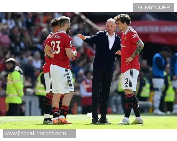 友谊赛激战拜仁与曼联平局红牌争议引发全场热议