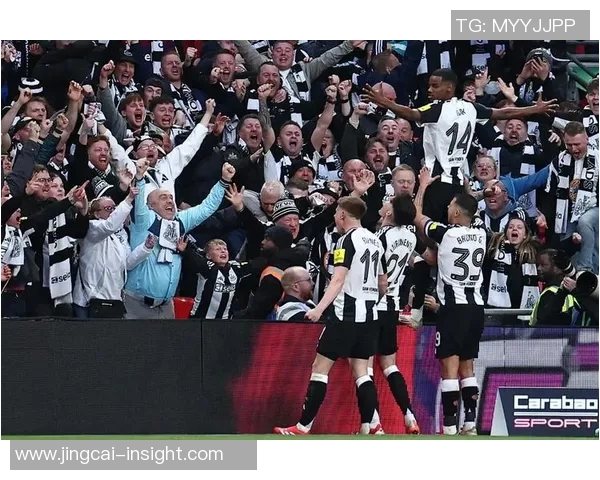 英超激情对决AC米兰大胜波尔图六粒精彩进球引爆全场热情 英超激情对决AC米兰大胜波尔图六粒精彩进球引爆全场热情